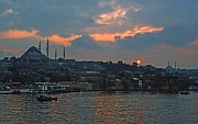 Istanbul, Blick über das goldene Horn (Halıç) zur Süleymaniye Çamii.